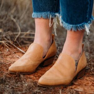 Lucky Brand Tan Women's Slip-On Loafers